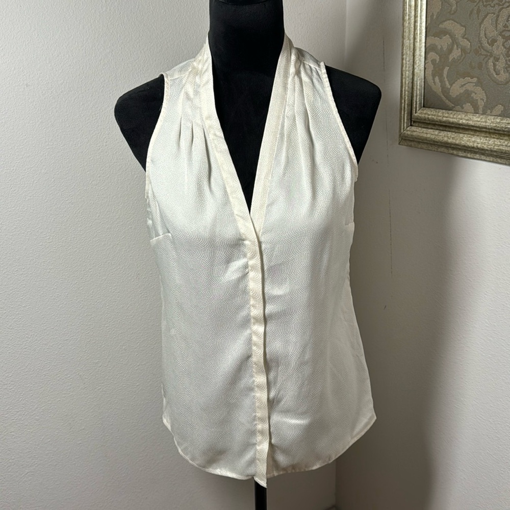 Banana Republic ivory sleeveless V cleavage Sz S top blouse